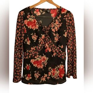 Floral Semi Sheer Flowy Light Weight Top. Size Large